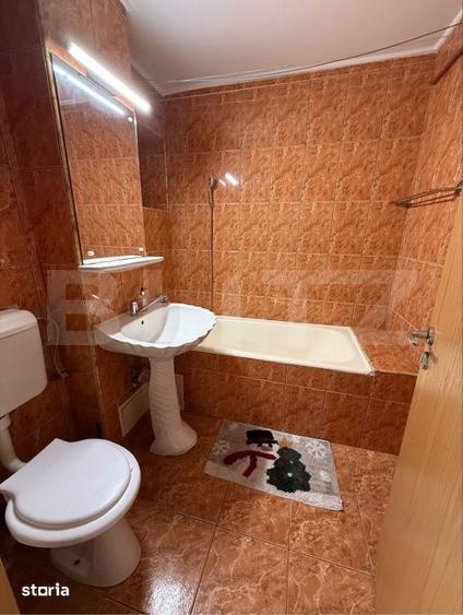 Apartament cu 3 camere, mobilat în Tractorul