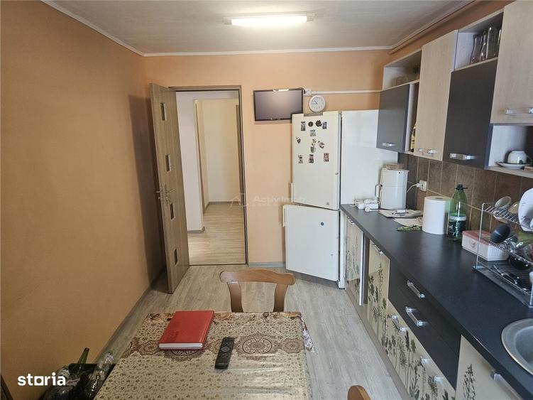 Apartament cu 3 camere decomandat în Calea Timișoarei