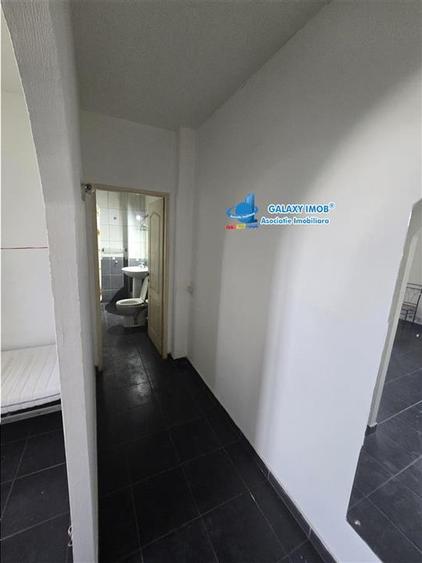 Apartament cu 2 camere semidecomandat, mobilat în Central
