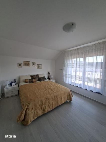 Casă cu 5 camere cu Teren 500 Mp în Săsar
