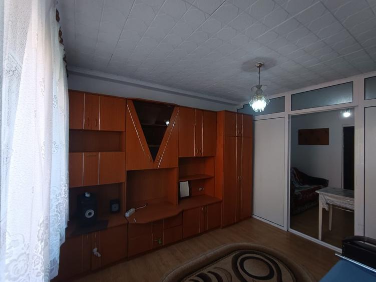 Garsonieră decomandată în Uzina 2