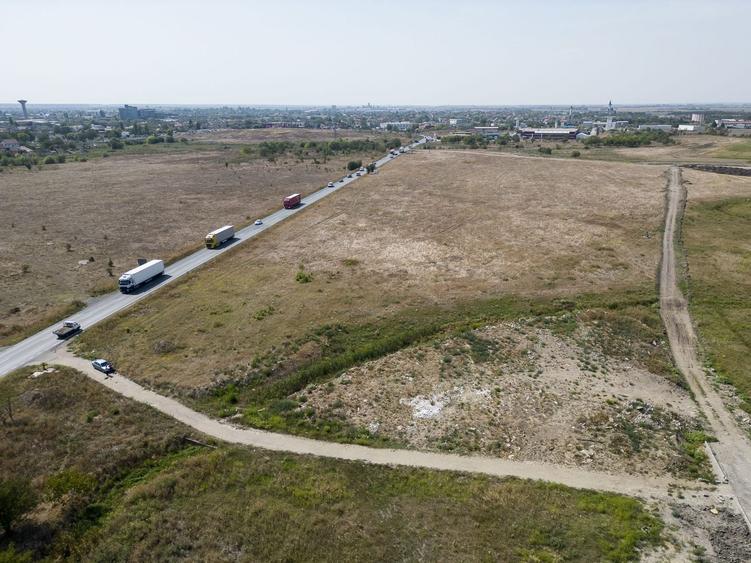 Teren Construcții intravilan de 45155 mp, în Exterior Nord