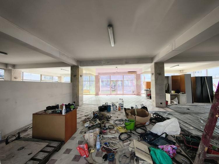 Spațiu comercial, de 238 mp, în Alexandriei