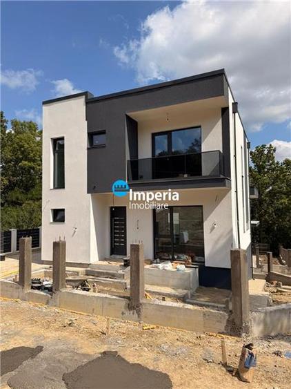 Casă cu 5 camere cu Canalizare în Copou