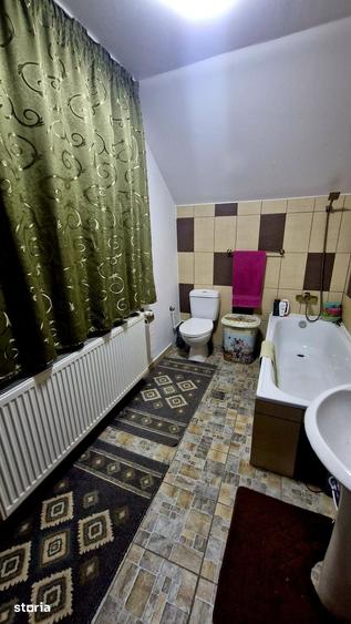 Casă cu 5 camere cu Teren 740 Mp în Central