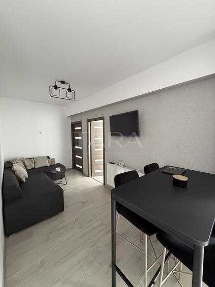 Apartament cu 3 camere semidecomandat, mobilat în Europa