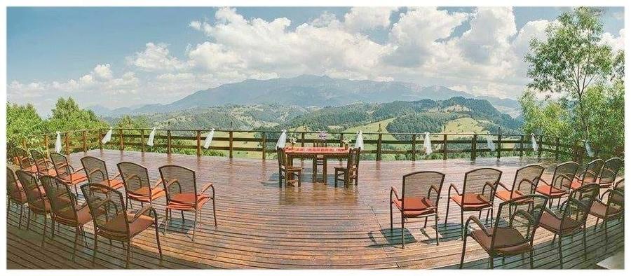 Casă individuală cu 20 camere cu Canalizare în Bran