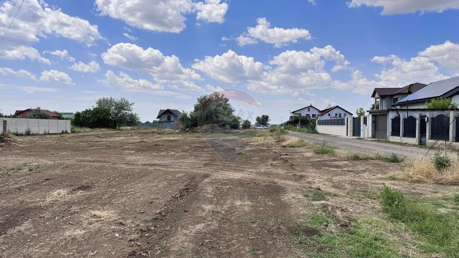 Teren Construcții intravilan de 1400 mp, în Exterior Nord