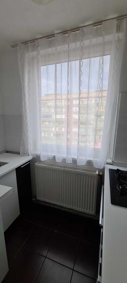 Inchiriez apartament 3 camere Hunedoara, bloc reabilitat, loc parcare. - 3