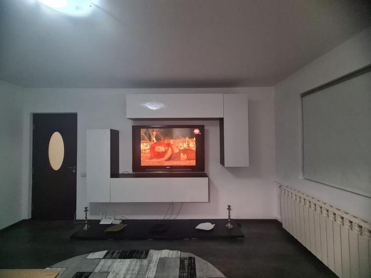 Apartament cu 2 camere nedecomandat în Km 4