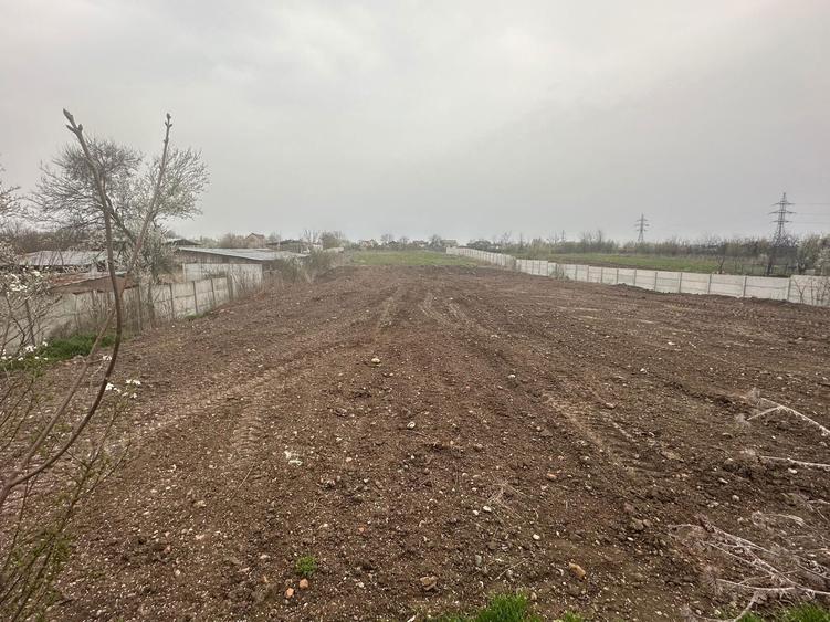 Vand teren intravilan 4100m2, 27 m deschidere - Caracal, Str Decebal - 1