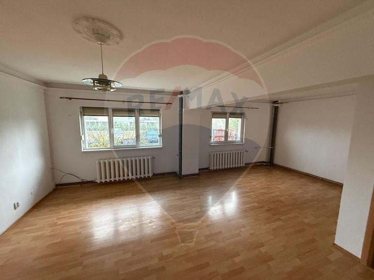 Apartament cu 4 camere Micalaca - 1