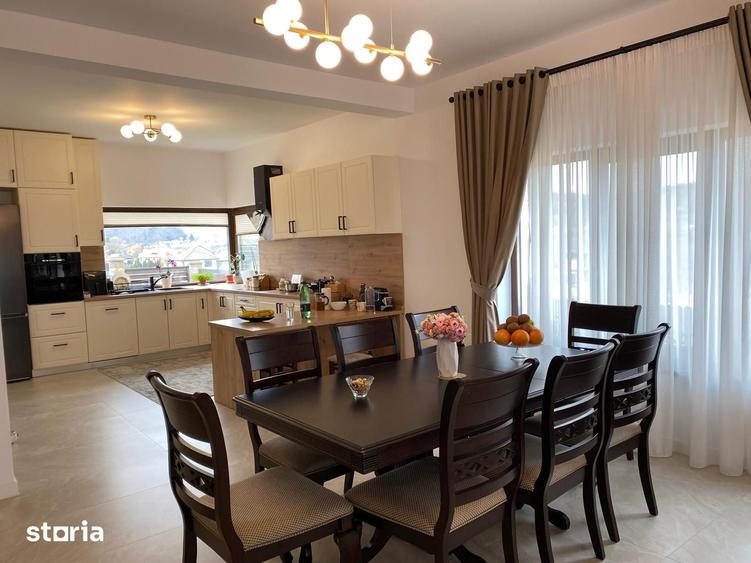 Casă cu 5 camere cu Teren 413 Mp în Central