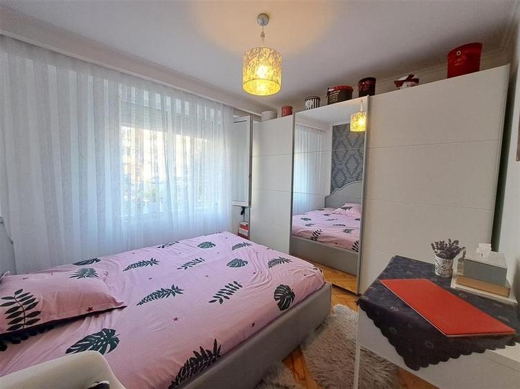 RECO Apartament cu trei camere decomandat - 9