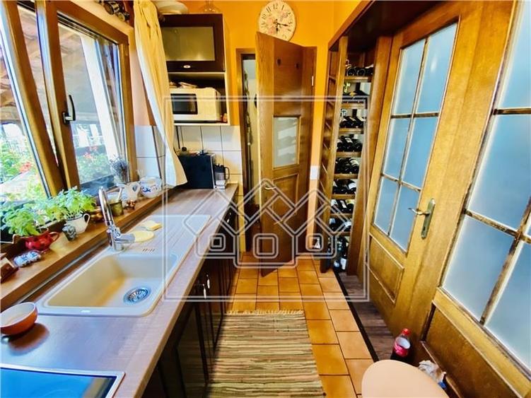 Casa de vanzare in Sibiu - 4 camere si 2 bai - cu piscina - 18