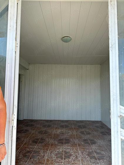 Garsoniera, spatiu comercial - 2