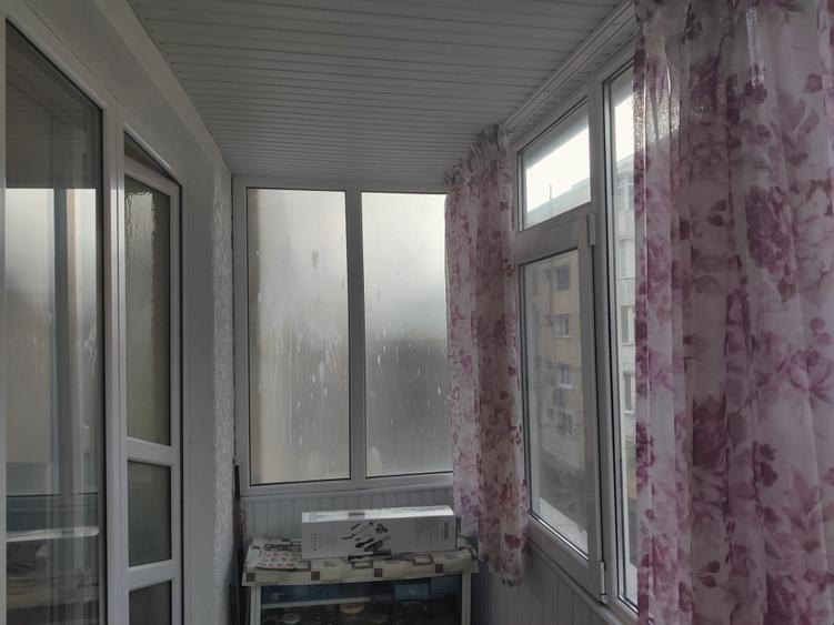 Vand apartament 2 camere decomandat semicentral Roman - 3