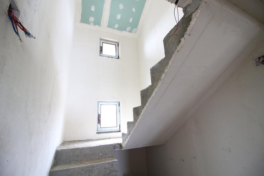 Vila D+P+M  Sat Costi ( Floricultura) cu bransamente la utilitati - 8