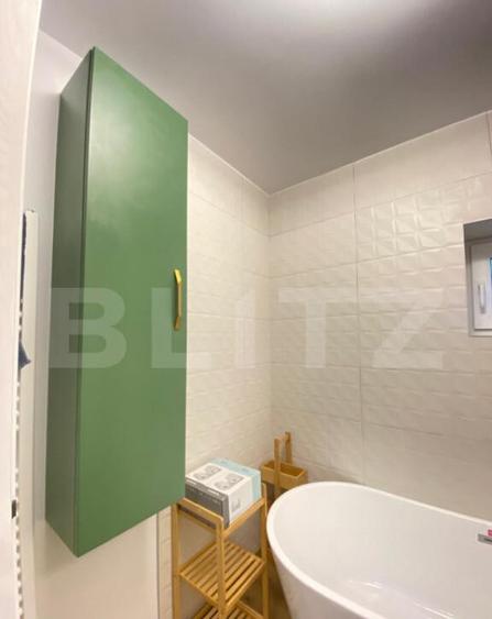 Apartament cu 4 camere, decomandat, pe Calea Bucure?ti - 12