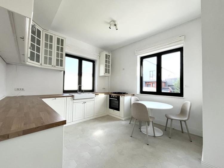 De vanzare vila individuala 9 camere mobilata si utilata Corbeanca - 12