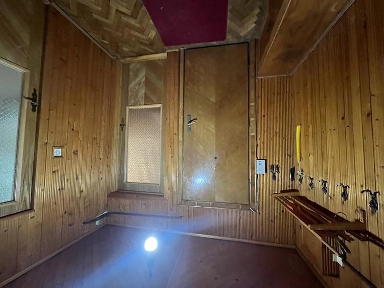 Apartament cu 3 camere decomandat în Lipovei