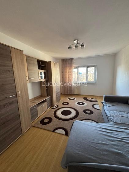 Închiriere apartament decomandat
