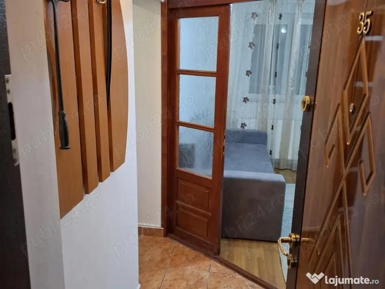 Inchiriez Apartament 2 Camere Zona Salaj Sector 5 - 8