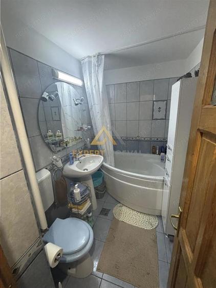 Apartament 4 camere 84 mp utili pretabil pentru investitie sau locuit - 2