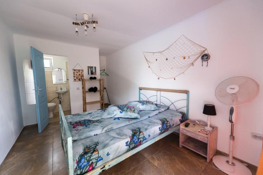 Exclusiv! Pensiune 6 camere - Vama Veche - Centru - 239.000 euro  (Cod E8) - 17