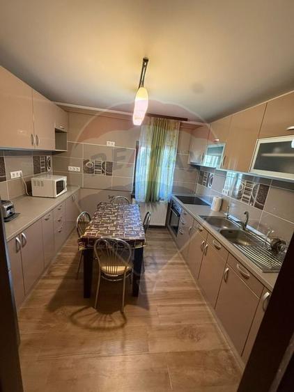 DE INCHIRIAT  APARTAMENT 4 camere zona centrala - 1