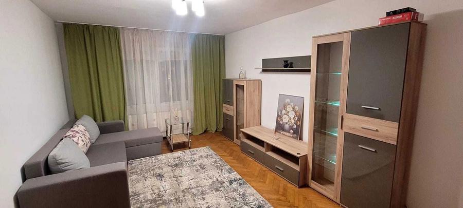 De inchiriat apartament 3 camere - 4