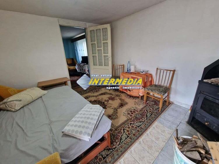 Vanzare Casa Magazie 99 mp. Teren 570 mp. Alba Zona Arex toate utilitatile - 1