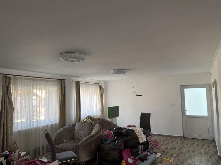 Casa de vanzare cu teren generos si hala metalica - 7