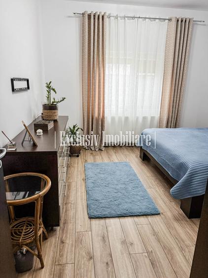 Casa cu Etaj si Curte Mare- 4 camere si 2 bai 130 mp - Parcare 2 Masini - Foisor - 21