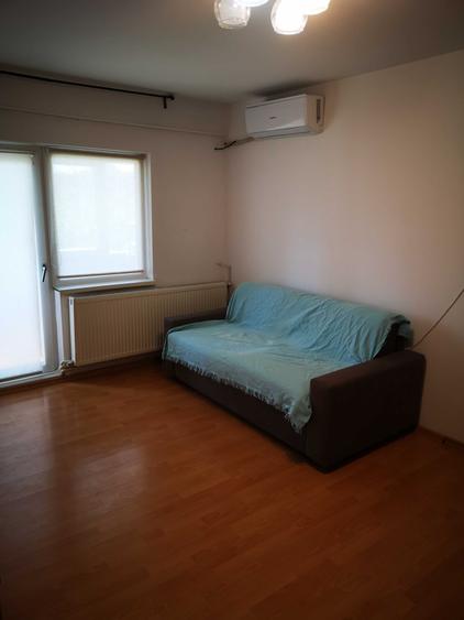 Inchiriez apartament 2 camere semidecomandat! - 1