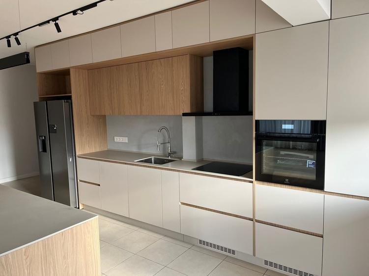 ARCUL DE TRIUMF I 4 camere I 153mp utili + Terasa 77mp I 2 locuri de parcare - 6