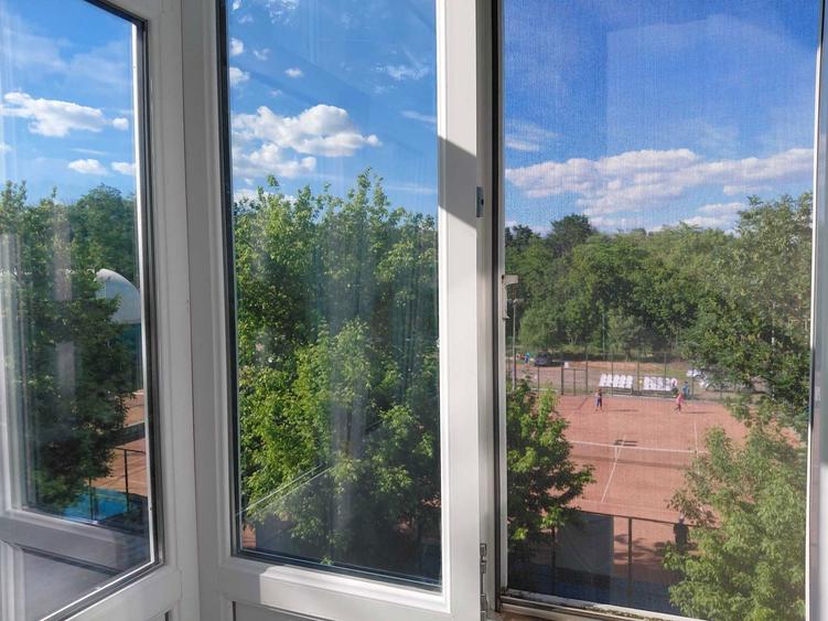 Ap de vanzare renovat , 2 camere, loc. Barlad, Aleea Parc nr 33etaj 3. Pret 50000 eur negociabil Tel 0752510322/ 0745986557 - 3