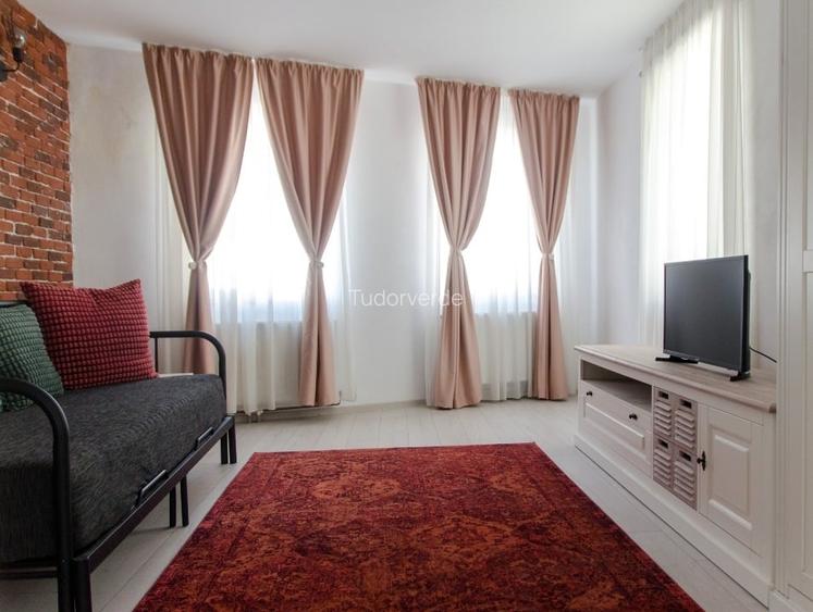 Proprietar - casa 5 camere singur in curte zona Brasovechi Crisan