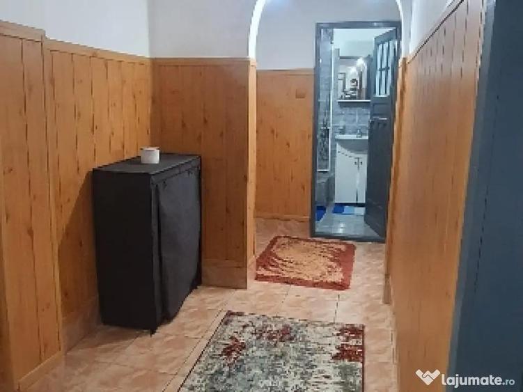 Inchiriez apartament 4 cam. Doroban?i, langa ?coala 7 - 2