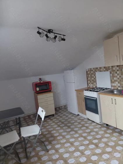 Inchiriez apartament 3 camere - 6