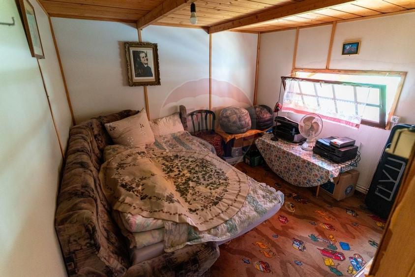 Casa / Vila cu 10 camere amplasate in 2 corpuri de cladire de vanzare - 25