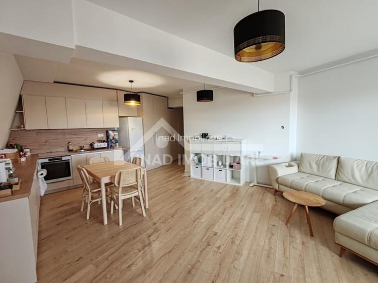 Apartament cu 4 camere, 2 bai, balcon 29mp, parcare, Ansamblu Wings