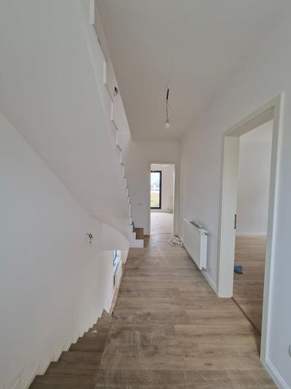 Vila individuala 5 camere, 4 bai, teren 230 mp - Bragadiru Mc Donald's - 9