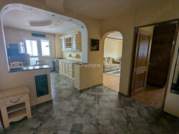 De Inchiriat: Apartament 4 Camere, Complet Mobilat zona Costin Georgian 660