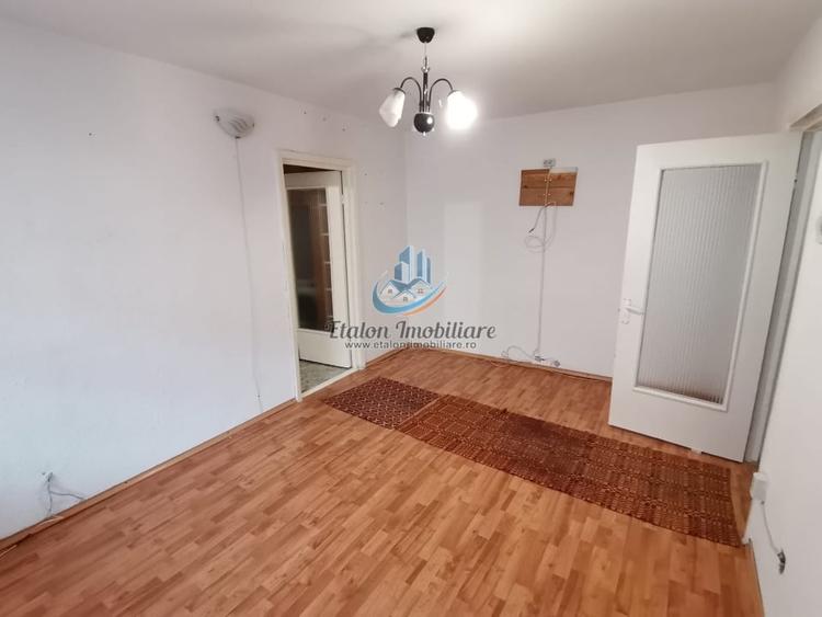 Apartament 2 camere, semidecomandat, etaj 1, Maratei 4 - 1