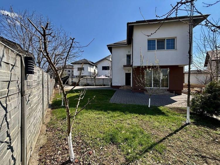 Casă individuală cu 5 camere cu Canalizare în Central
