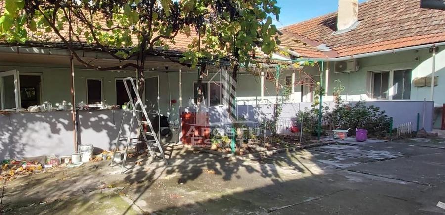 Apartament  2 camere la curte comuna zona intim - 20