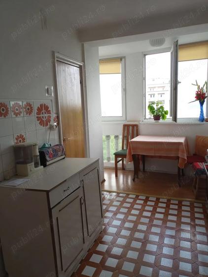 DE VANZARE apartament 3 camere 2bai.zona Unirii, Rond Cosbuc,et.4din8 - 300000 euro - 6