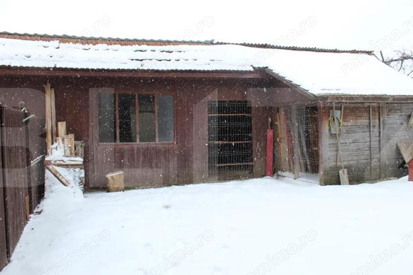 Casa solida cu teren in Boro?neu Mic lini?te si natura - 1