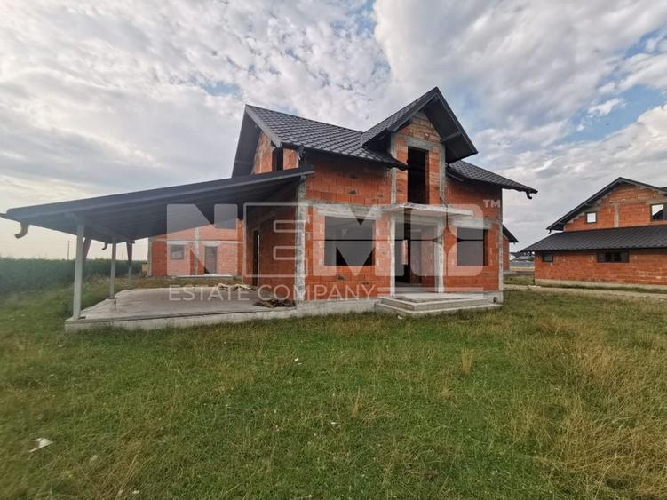 Casă la roșu | 144 mp utili + 7 ari teren | Frătăuții Vechi, Suceava - 1